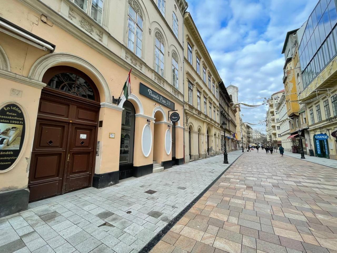 La Fortezza Panzio Boedapest Buitenkant foto